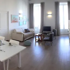 2 Bedrooms In Central Location On The Famous Place Massena Nice
